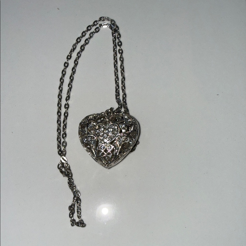 Sterling Silver Heart Pendant Necklace - Silver - Picture 4 of 8